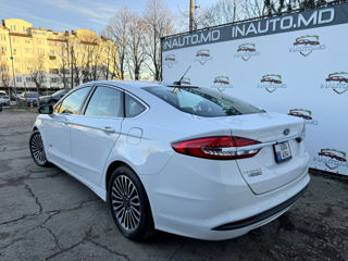 Ford Fusion foto 2