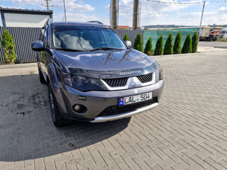 Mitsubishi Outlander foto 1