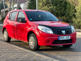 Dacia Sandero foto 2