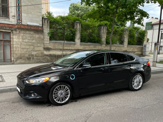 Ford Fusion foto 2