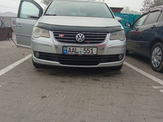 Volkswagen Touran foto 3