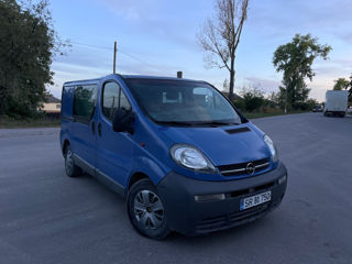 Opel Vivaro foto 1