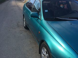 Toyota Carina foto 4