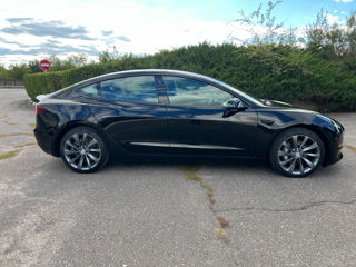 Tesla Model 3 foto 5