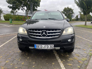 Mercedes M-Class foto 2