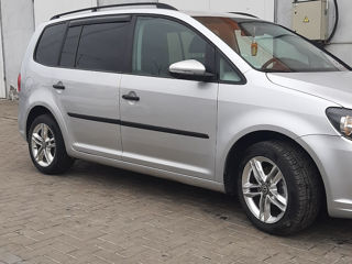 Volkswagen Touran foto 10