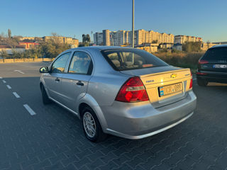 Chevrolet Aveo foto 3