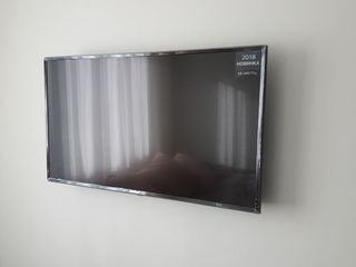 Установить телевизор на стену. Instalarea tv pe perete. Montarea televizorului pe perete. foto 1