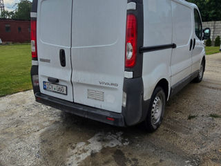 Opel Vivaro foto 2