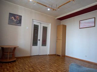 Apartament cu 2 camere, 50 m², Botanica, Chișinău foto 2