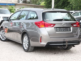 Toyota Auris foto 4