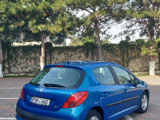 Peugeot 207 foto 8