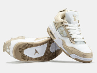 Nike Air Jordan 4 Retro Beige x Louis Vuitton Unisex foto 8