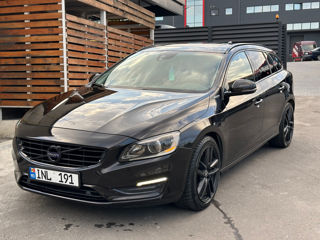 Volvo V60 foto 1