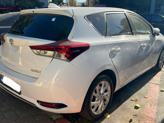 Toyota Auris фото 4