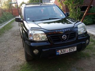 Nissan X-Trail foto 1