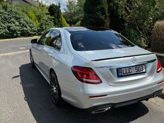 Mercedes E-Class фото 10