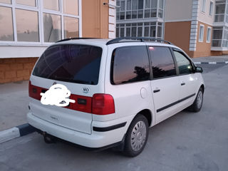 Volkswagen Sharan foto 2