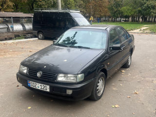 Volkswagen Passat foto 1