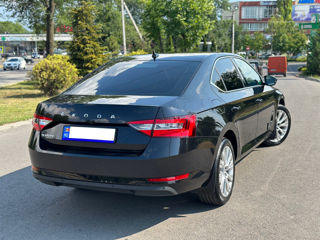 Skoda Superb foto 4