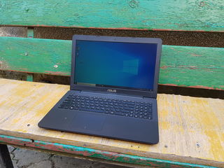 Asus X555