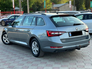 Skoda Superb foto 3