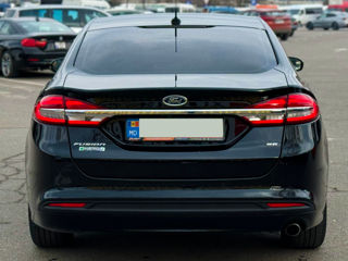 Ford Fusion foto 8