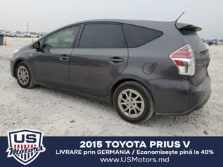 Toyota Prius v foto 2