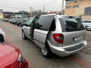 Chrysler Voyager foto 3