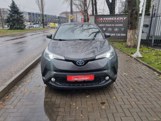 Toyota C-HR foto 2