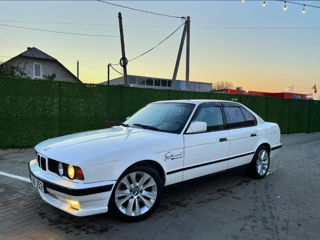 BMW 5 Series foto 3