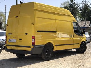 Ford Transit Turneo foto 1