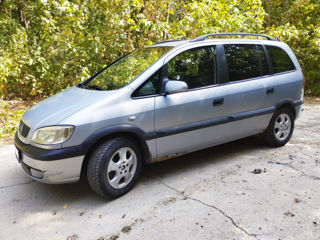 Opel Zafira foto 2