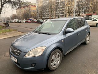 KIA Ceed foto 2