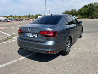 Volkswagen Jetta foto 4