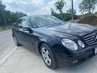 Mercedes E-Class foto 2