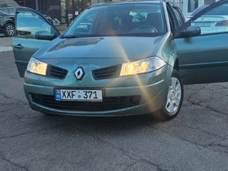 Renault Megane foto 2