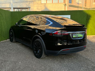 Tesla Model X foto 6