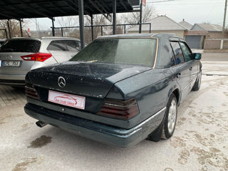 Mercedes E-Class foto 4