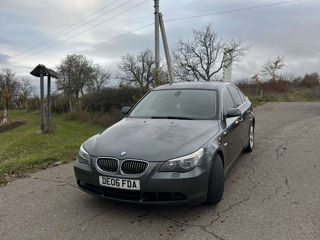 BMW 5 Series foto 2