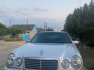 Mercedes E-Class foto 4