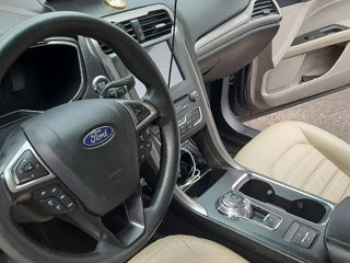 Ford Fusion foto 6