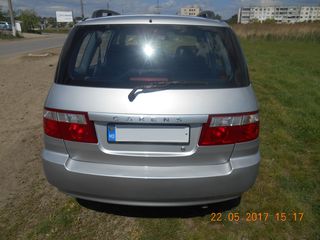 KIA Carens foto 3