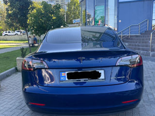 Tesla Model 3 foto 2