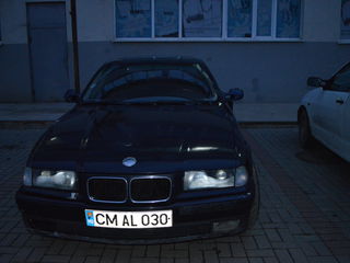 BMW 3 Series foto 1