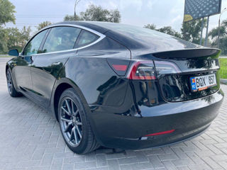 Tesla Model 3 foto 3