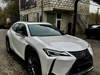 Lexus UX foto 2