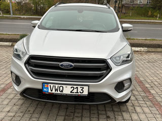 Ford Kuga foto 2