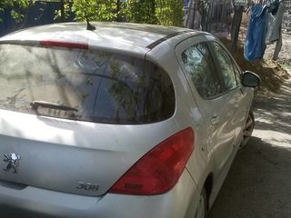 Peugeot 308 1,6 HDI . 2009 g.  110 losadoc. - na zap.casti ! foto 2