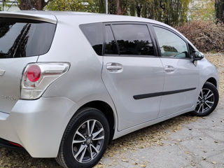 Toyota Verso foto 2